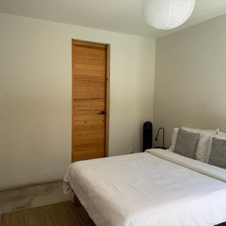 Casa 821 Guest House - Standard Double Room with Fan - 20