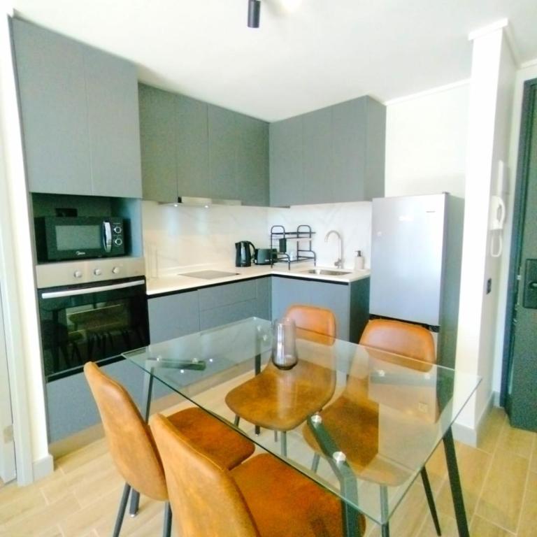 O2 Steps from the Metro, Mutual and Terminal - One-Bedroom Apartment - 2