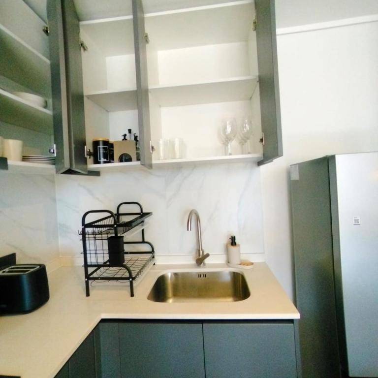 O2 Steps from the Metro, Mutual and Terminal - One-Bedroom Apartment - 18