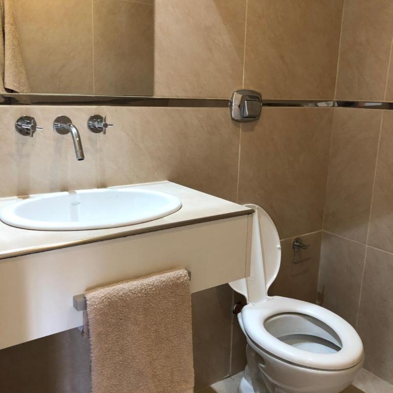 Duplex Moderno y Luminoso - Three-Bedroom Home - 9