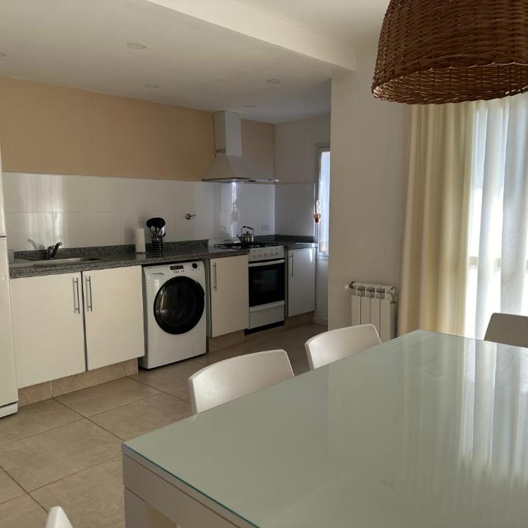 Duplex Moderno y Luminoso - Three-Bedroom Home - 7