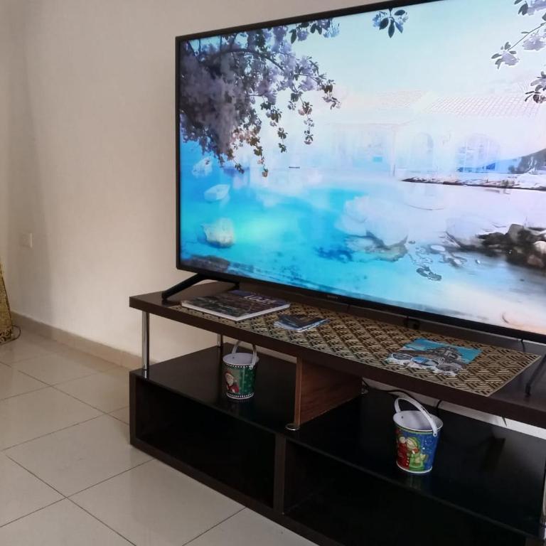 Casa Moderna en Loja - ideal para familias - Three-Bedroom House - 13