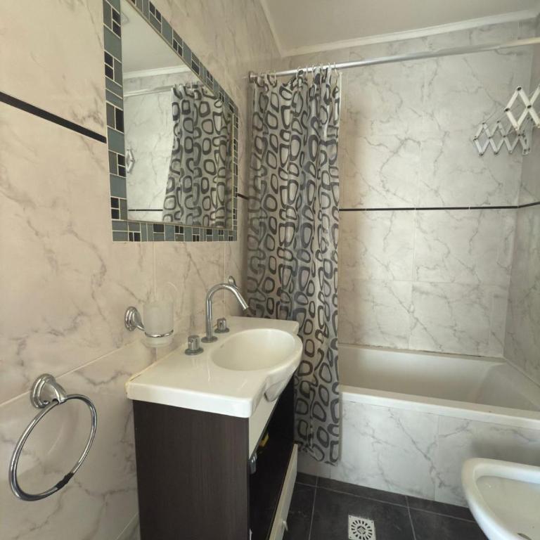 Complejo de departamentos con vista al mar - One-Bedroom Apartment - 1