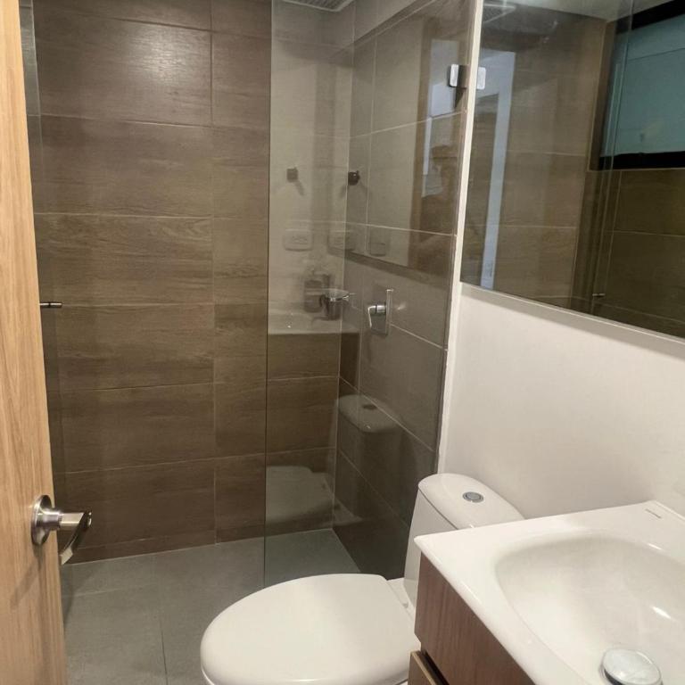 Apartamento Moderno y Tranquilo Cerca a la Playa - Apartamento de 2 dormitorios con vistas - 11