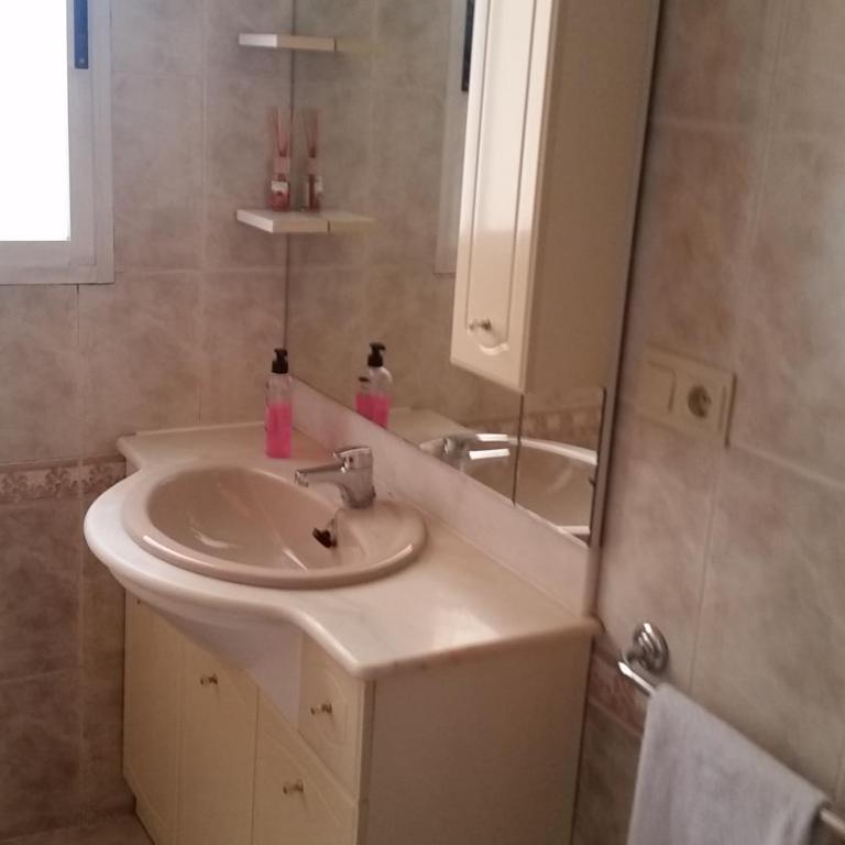 Pasarela Apartment - Four-Bedroom Apartment - 42