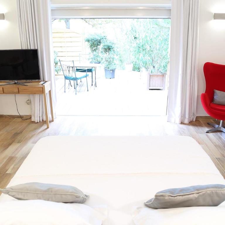 Chambre d'hôtes Chez Samuel Bruno - Hébergement Cyprès - 2