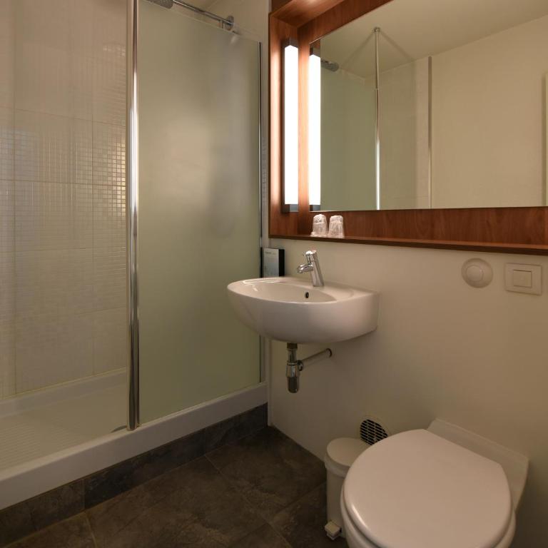 Campanile Toulon - La Seyne sur Mer - Sanary - Chambre double standard avec 1 lit simple - Jusqu’à 10 ans - 3