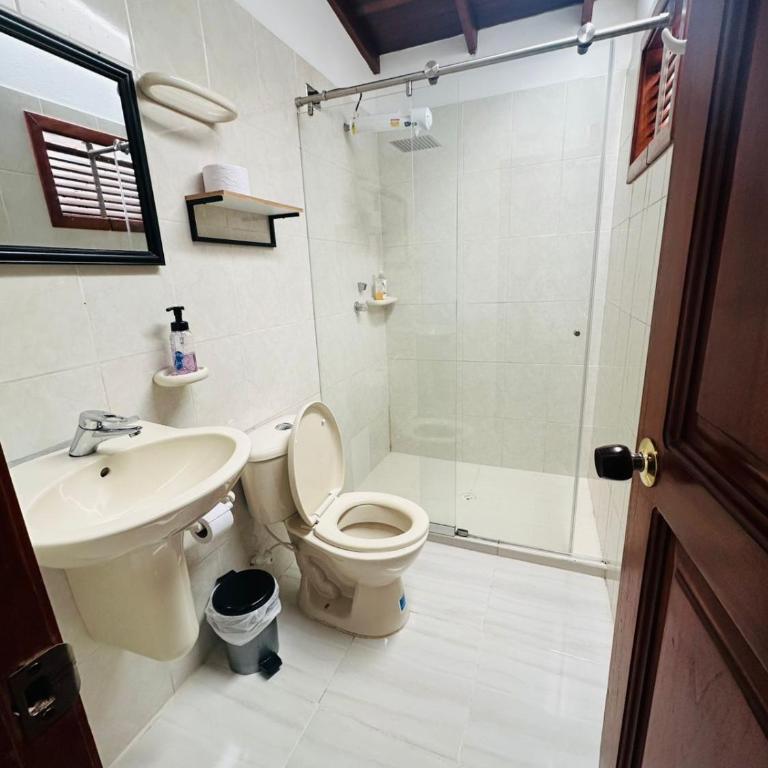 Hotel Jardin de Rosas - Double Room with Private Bathroom - 9
