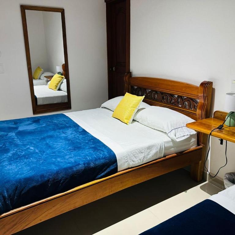 Hotel Jardin de Rosas - Double Room with Private Bathroom - 7