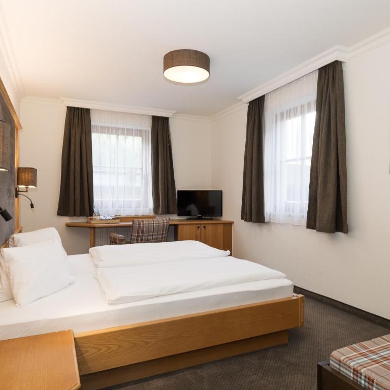 Familienhotel Oberkarteis - Familienzimmer - 1
