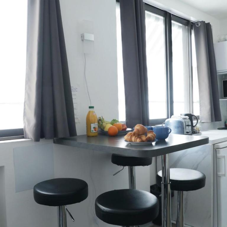 Arc de Triomphe & Trocadéro Square - Paris Vacation Rentals - Appartement - 2