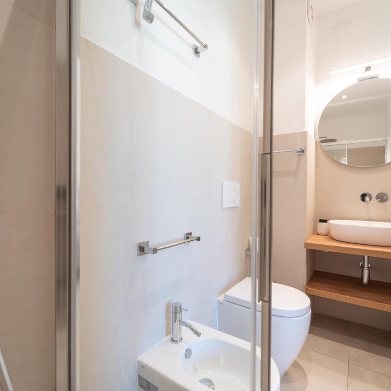 Casa Fidia - Appartamento con 2 Camere da Letto e Balcone - 10