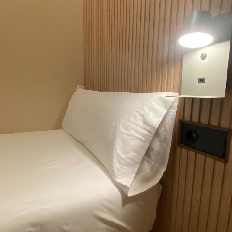 Marina Boutique - Single Room with Private Bathroom - 6