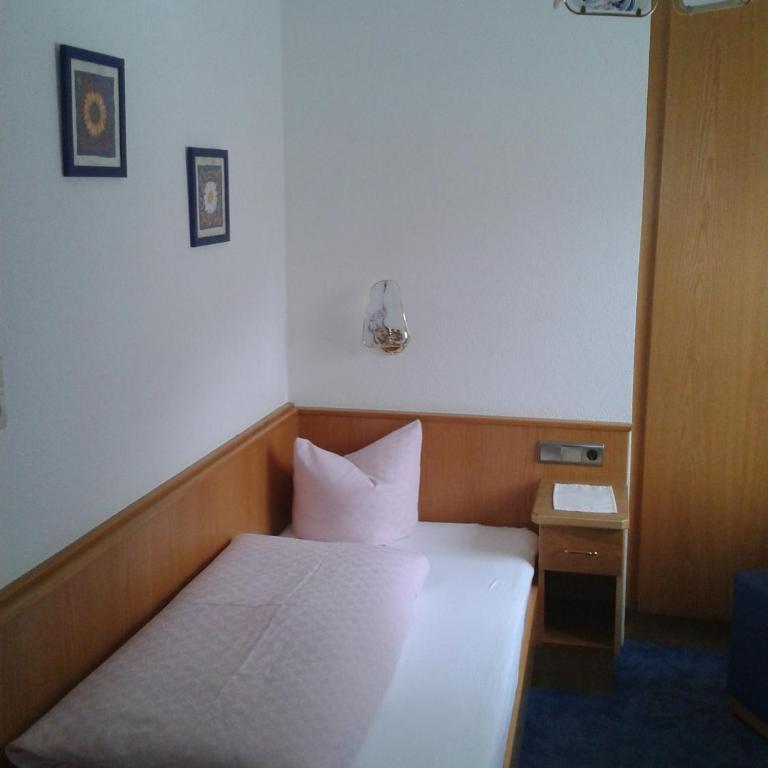 Fremdenpension Alpenruhe - Einzelzimmer - 2