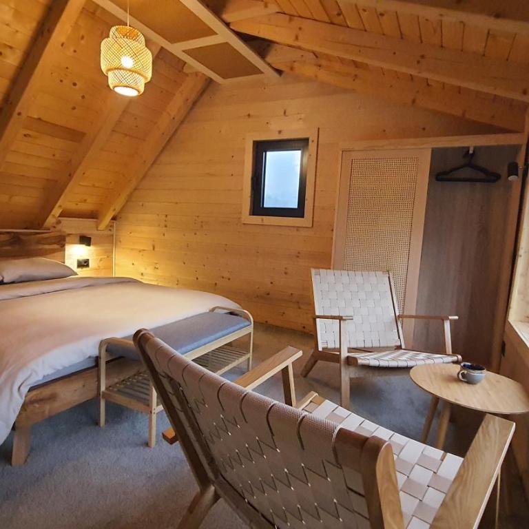 Hazel House - One-Bedroom House - 44