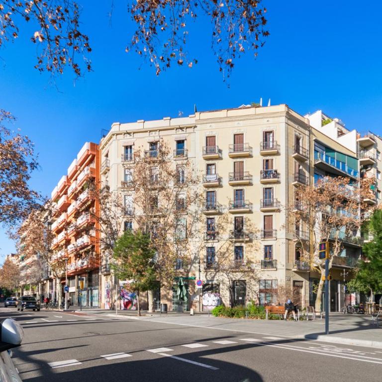 Downtown penthouse with views of Barcelona - One-Bedroom Apartment with Balcony and City View - 16
