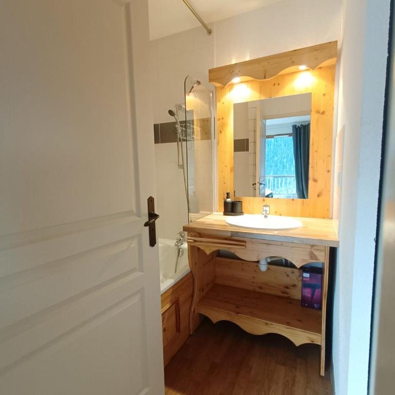 Cosy Studio for 4 Residence with Pool & 3 Valleys Access - Apartment - 10