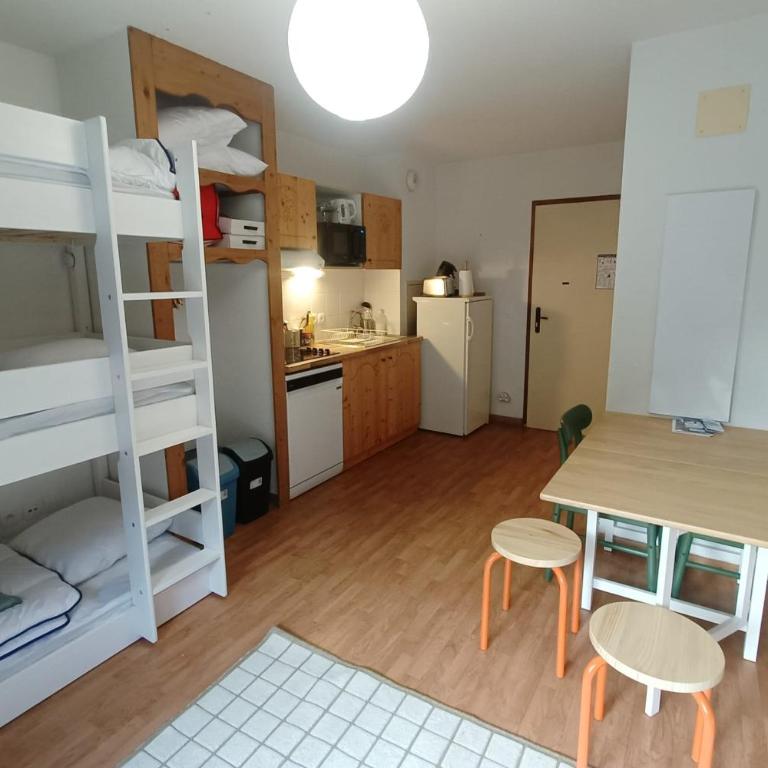 Cosy Studio for 4 Residence with Pool & 3 Valleys Access - Apartment - 15