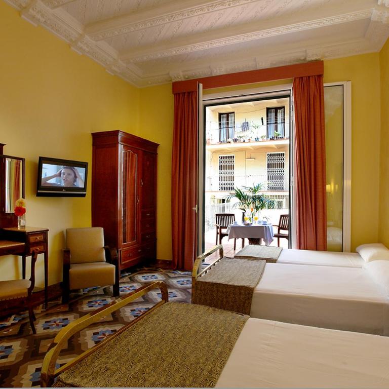 Hotel Nouvel - Triple Room with Terrace - 4
