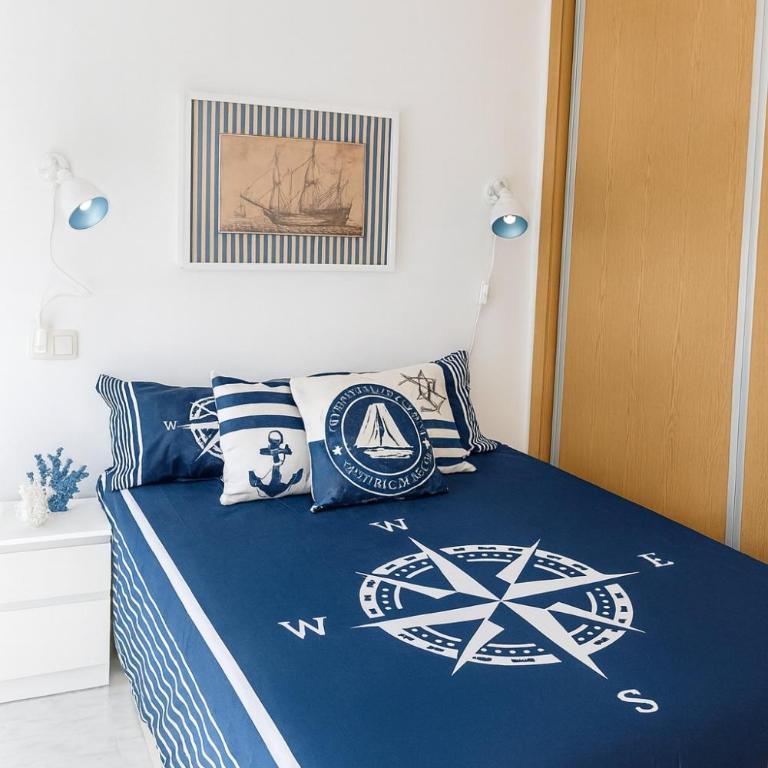 Gran terraza con vistas al mar, piscina y parking privado - Apartamento de 2 dormitorios - 7