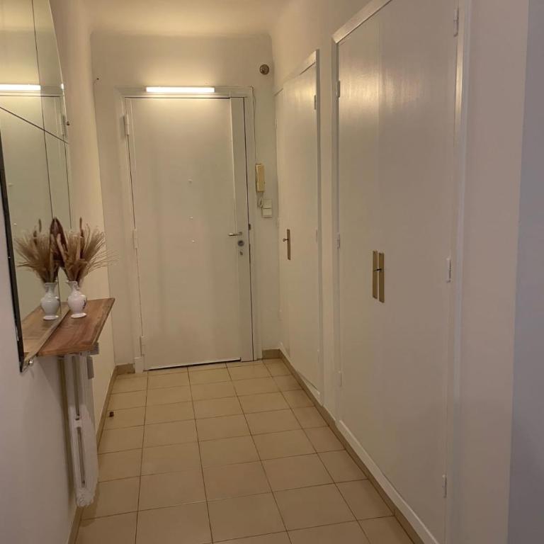 Le Niquet spacious 2-bedroom apartment in the heart of Antibes - Appartement - 35