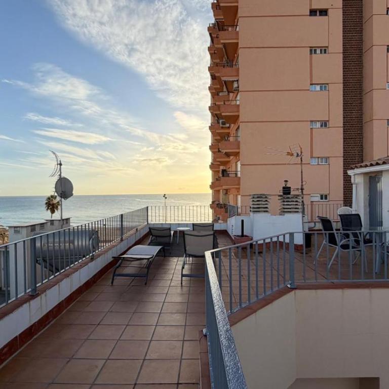 Ático Castillo PRIMERA LINEA PLAYA - Apartamento de 3 dormitorios - 55