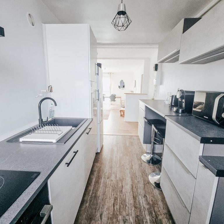 Stopover in Reims - 3 bedroom apartment - Balcony - Apartamento de 3 dormitorios - 6