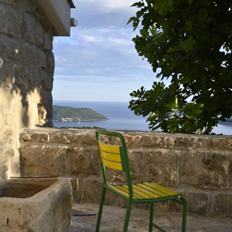 Luxury stone house with infinity pool - Villa - 15