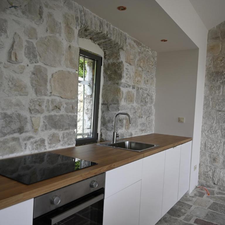 Luxury stone house with infinity pool - Villa - 24