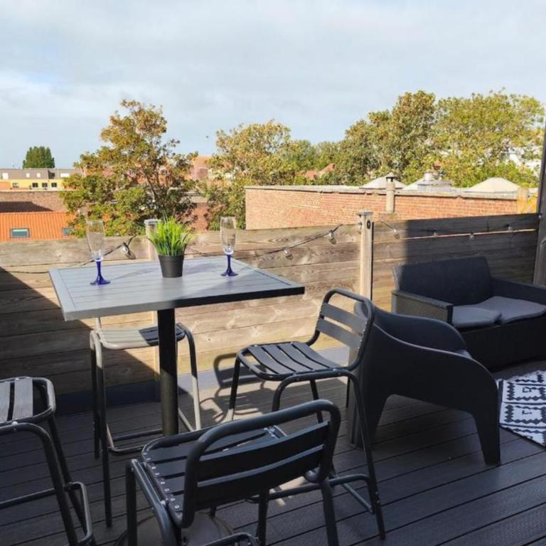 Le Jacquard Roof top- Duplex spacieux -Hypercentre Calais - Two-Bedroom Apartment - 6