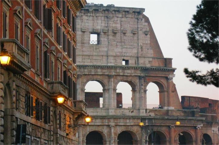 Colosseo Homerents 2 - Appartamento con 2 Camere da Letto - 1