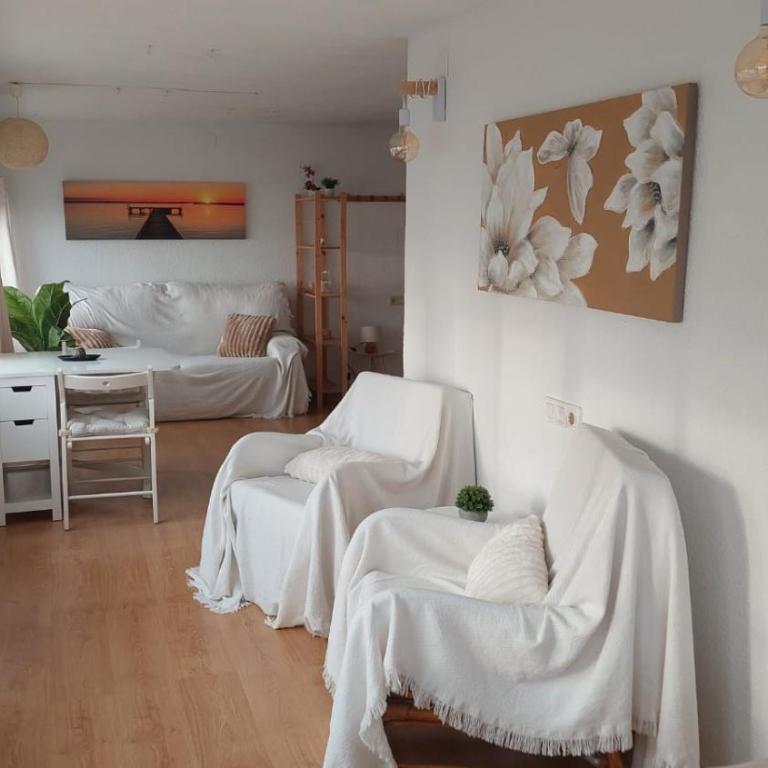 Estudio frente al mar con preciosas vistas - One-Bedroom Apartment - 10