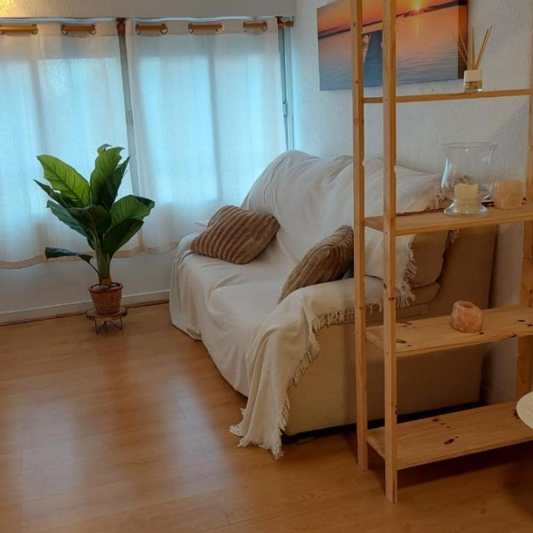 Estudio frente al mar con preciosas vistas - One-Bedroom Apartment - 12