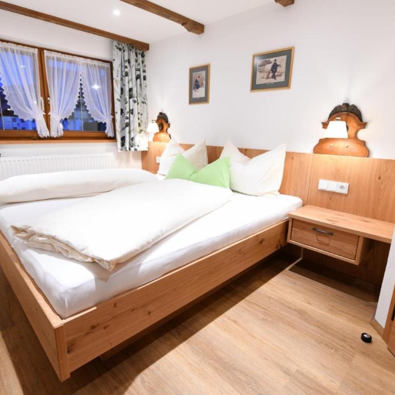 Holzschnitzers Appartements - Apartment mit 2 Schlafzimmern und Bergblick - 1