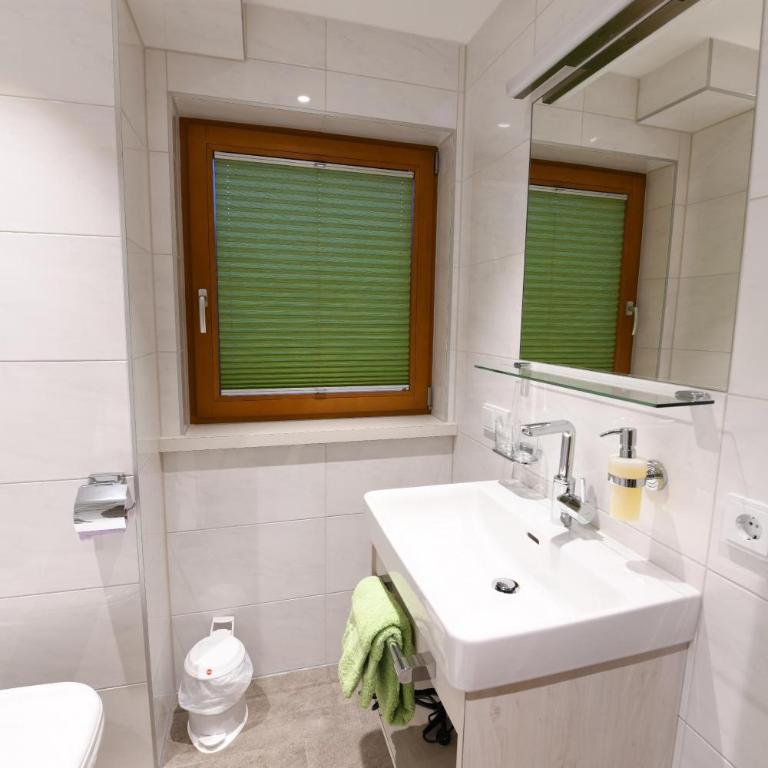 Holzschnitzers Appartements - Apartment mit 2 Schlafzimmern und Bergblick - 2