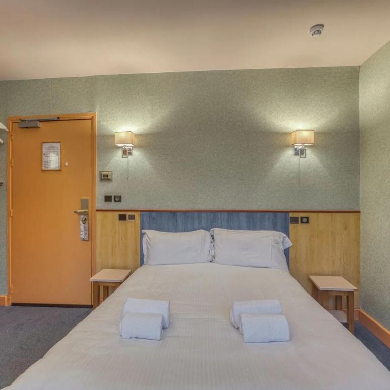 Brit Hotel Florimont - Chambre Double - Accessible aux Personnes à Mobilité Réduite - 2