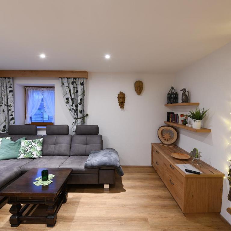 Holzschnitzers Appartements - Apartment mit 2 Schlafzimmern und Bergblick - 9