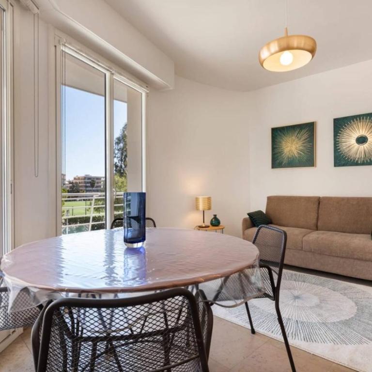 ARM1 - Beau 2 pièces avec terrasse d'angle - Appartement 1 Chambre avec Terrasse - 2