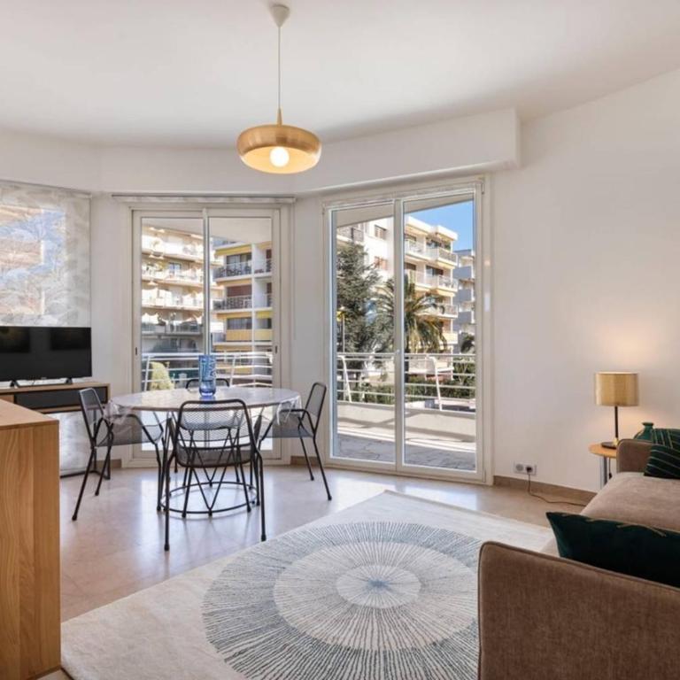 ARM1 - Beau 2 pièces avec terrasse d'angle - Appartement 1 Chambre avec Terrasse - 3