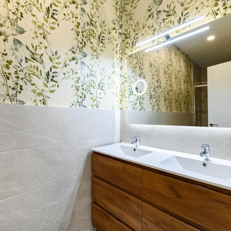 LCE3 Amplio y moderno piso de 4 dormitorios - Apartment - 62