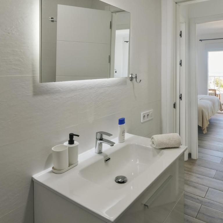Sea-view apartment with Pool next to marina & beach - Apartamento de 3 dormitorios con vistas al mar - 16