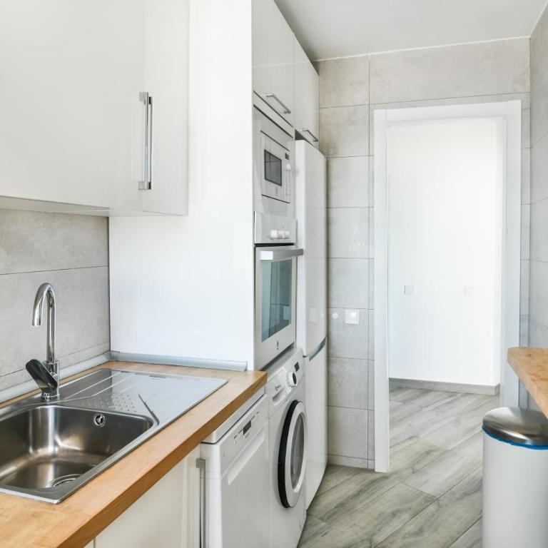 Sea-view apartment with Pool next to marina & beach - Apartamento de 3 dormitorios con vistas al mar - 10
