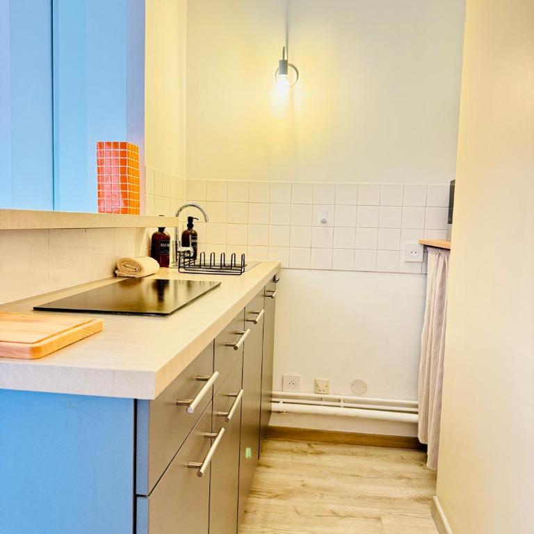 Studio Pop - Central & Wifi - Appartement 1 Chambre - 13