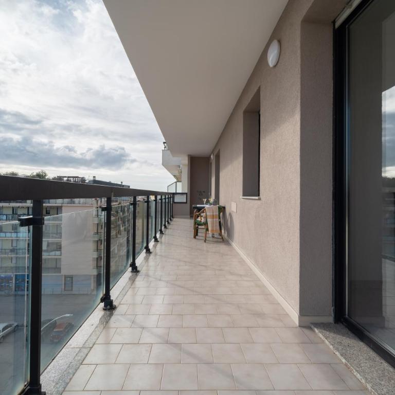 La Casa di Emma - Three-Bedroom Apartment with Balcony - 2