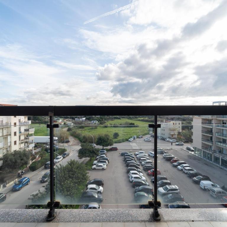 La Casa di Emma - Three-Bedroom Apartment with Balcony - 9