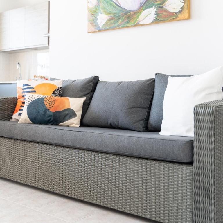 La Casa di Emma - Three-Bedroom Apartment with Balcony - 14
