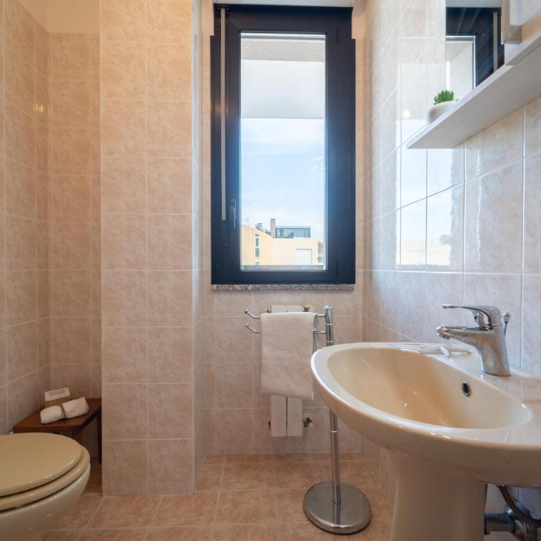 La Casa di Emma - Three-Bedroom Apartment with Balcony - 30