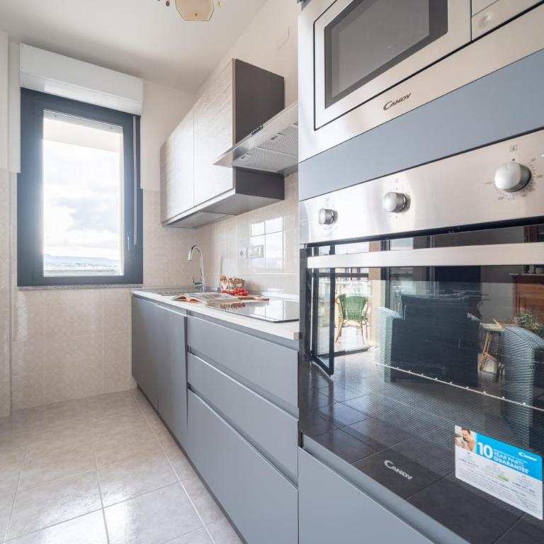 La Casa di Emma - Three-Bedroom Apartment with Balcony - 33