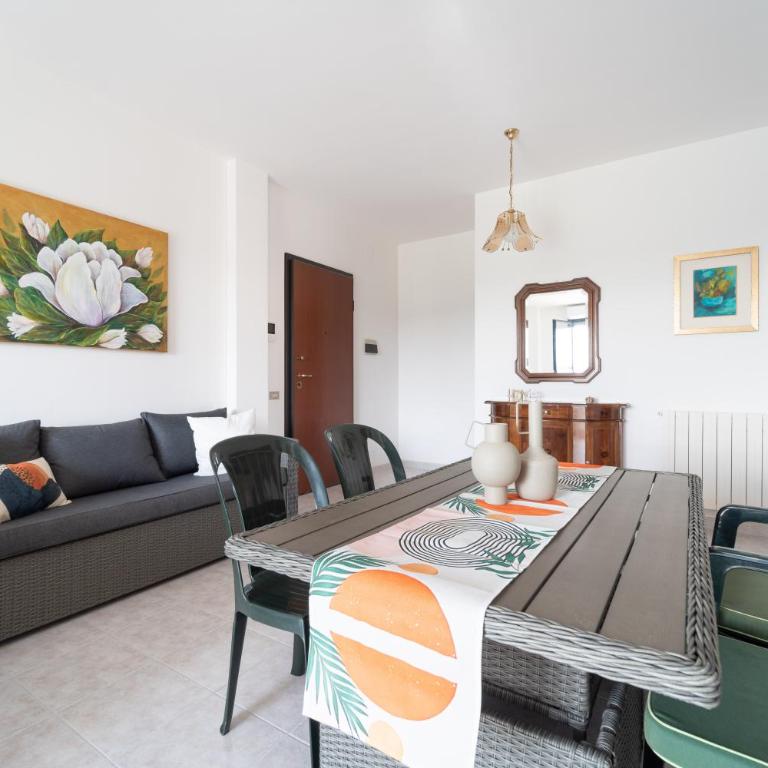 La Casa di Emma - Three-Bedroom Apartment with Balcony - 35