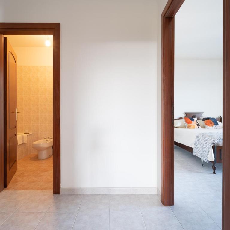 La Casa di Emma - Three-Bedroom Apartment with Balcony - 46